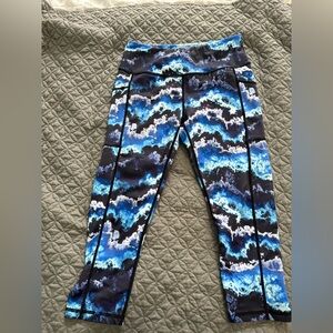 Constantly varied gear capris size medium